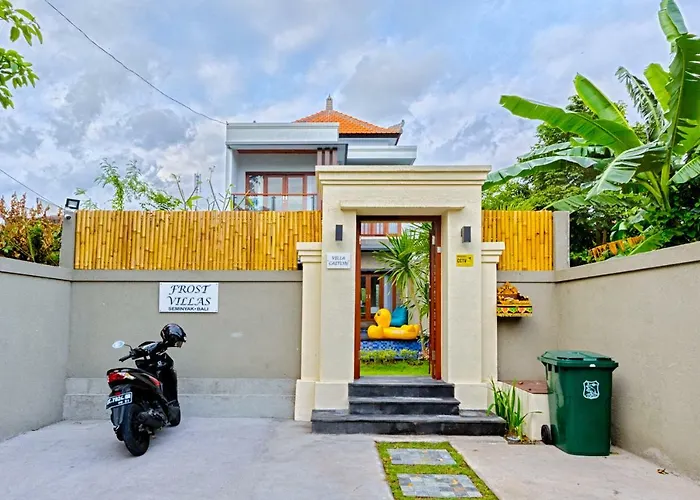 Caitlyn, - Modern 3 Bedroom With Private Pool!